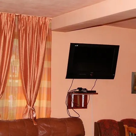 Family Stoyan Guest house 2*